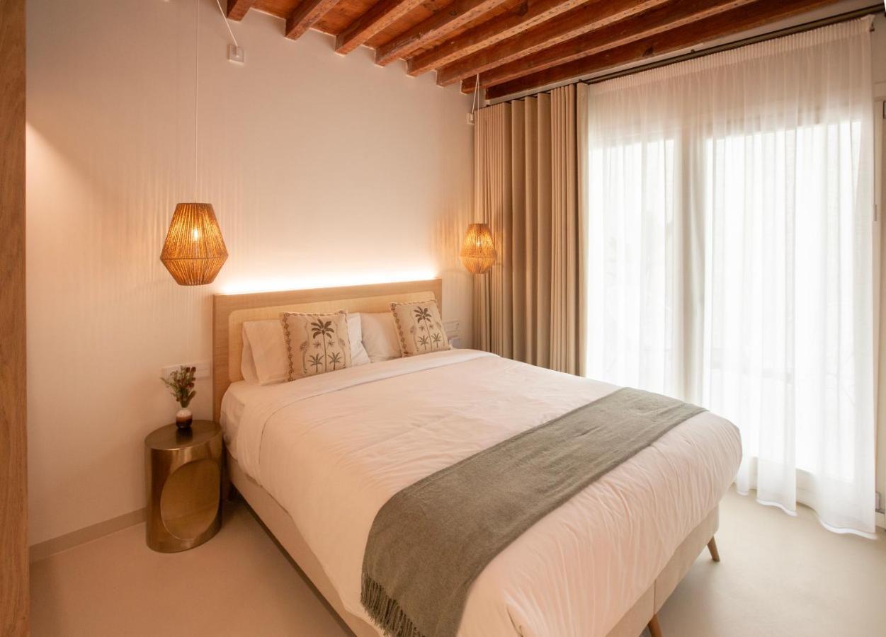 Alux Boutique Hotel Малага Экстерьер фото