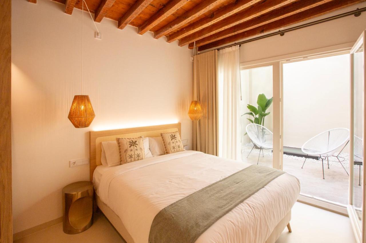 Alux Boutique Hotel Малага Экстерьер фото