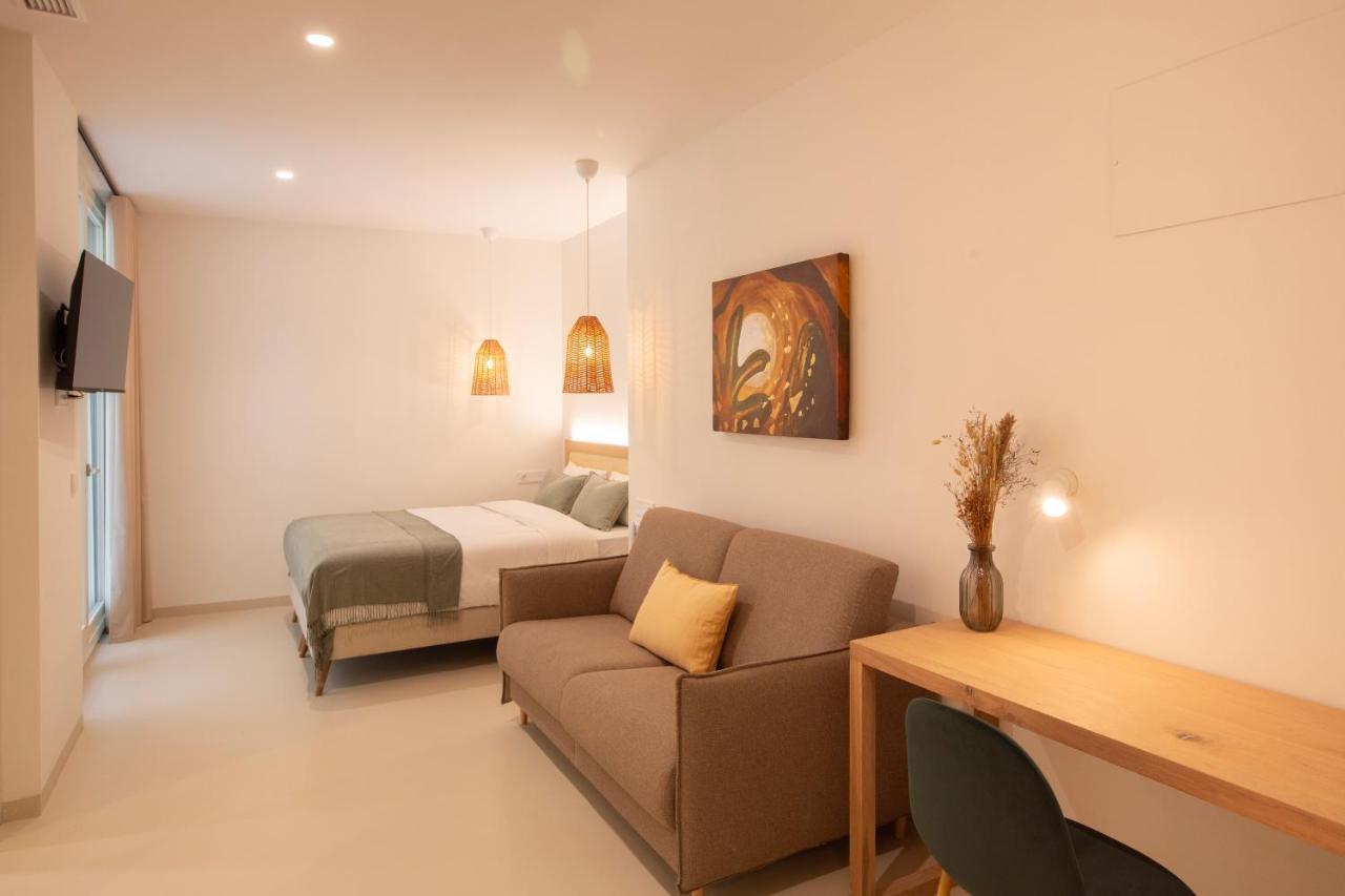Alux Boutique Hotel Малага Экстерьер фото
