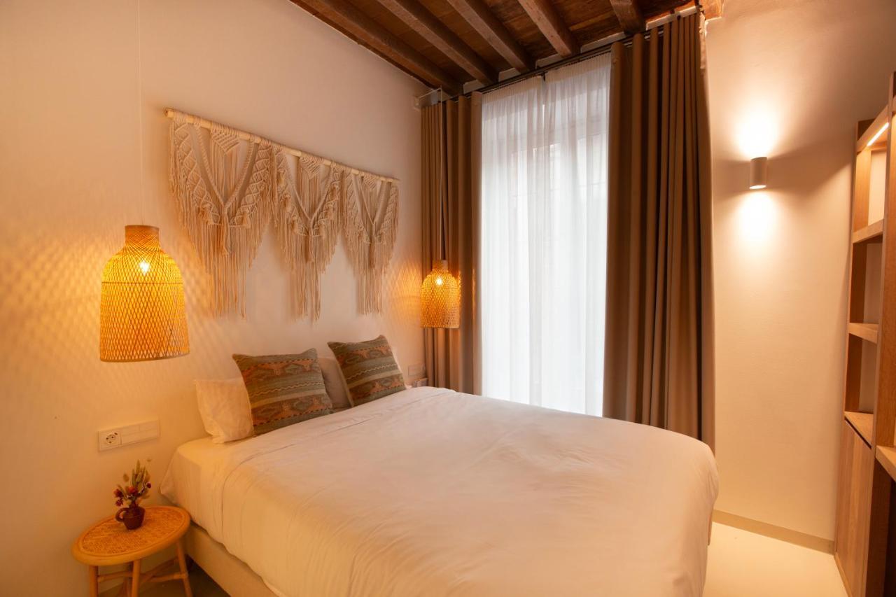 Alux Boutique Hotel Малага Экстерьер фото