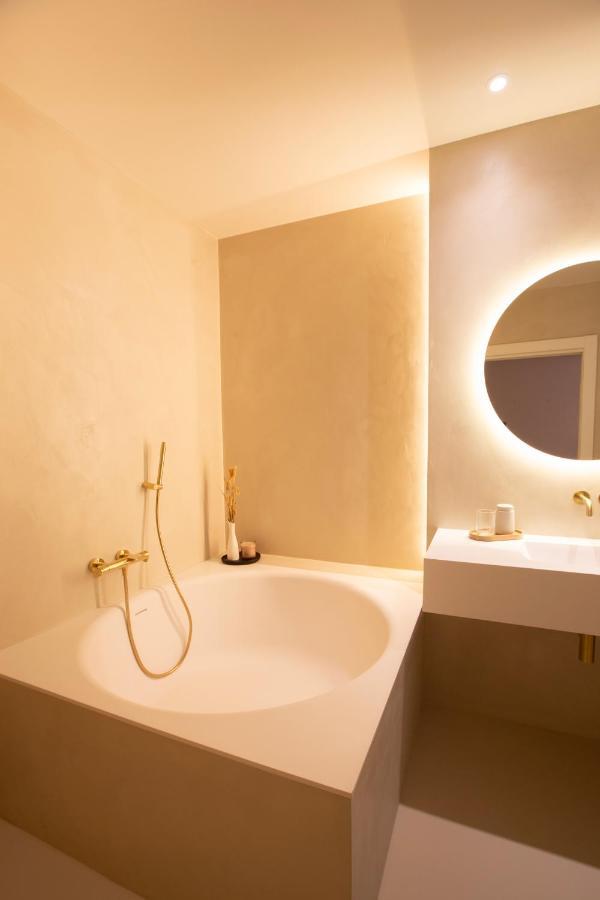 Alux Boutique Hotel Малага Экстерьер фото