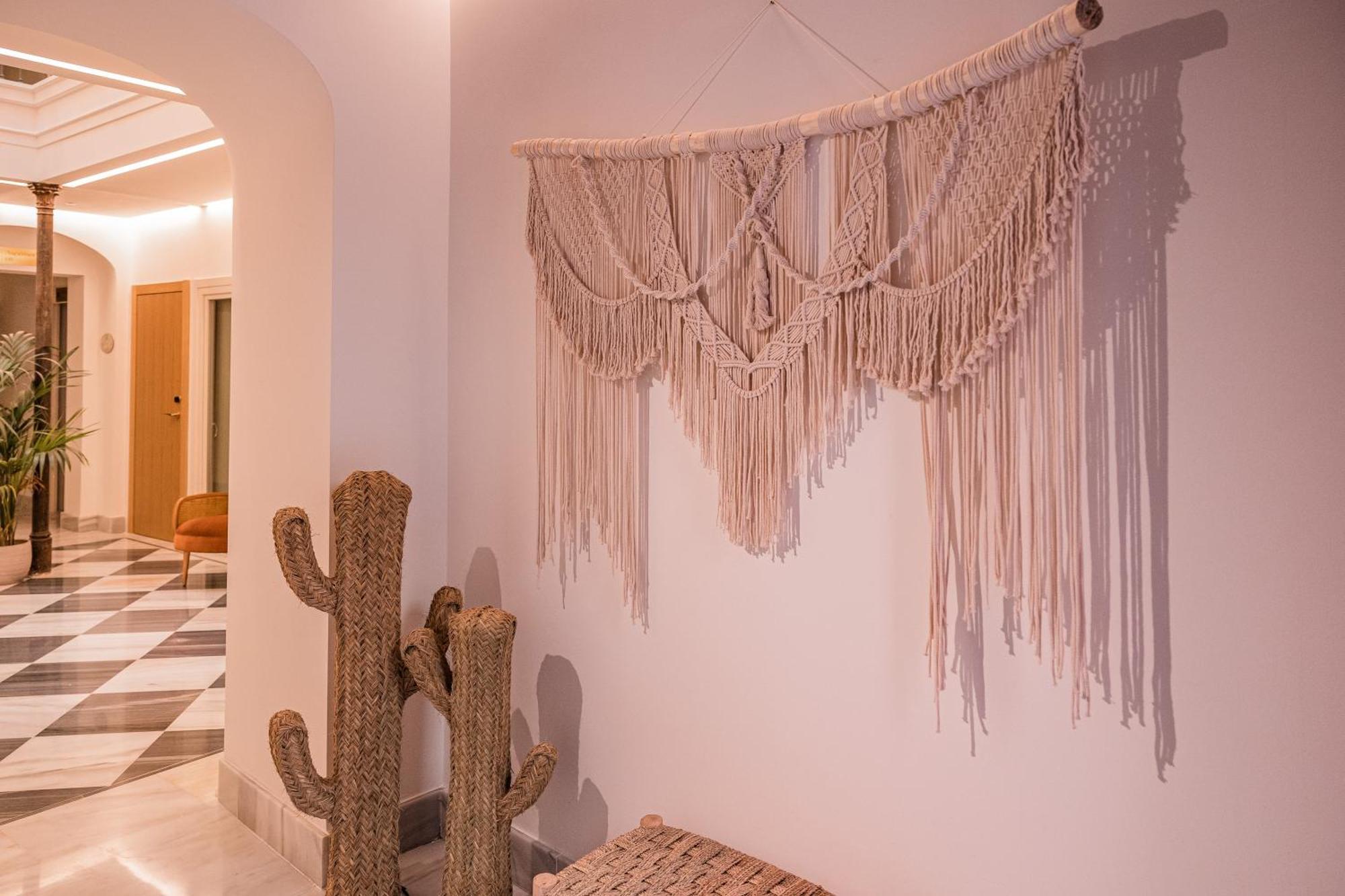 Alux Boutique Hotel Малага Экстерьер фото